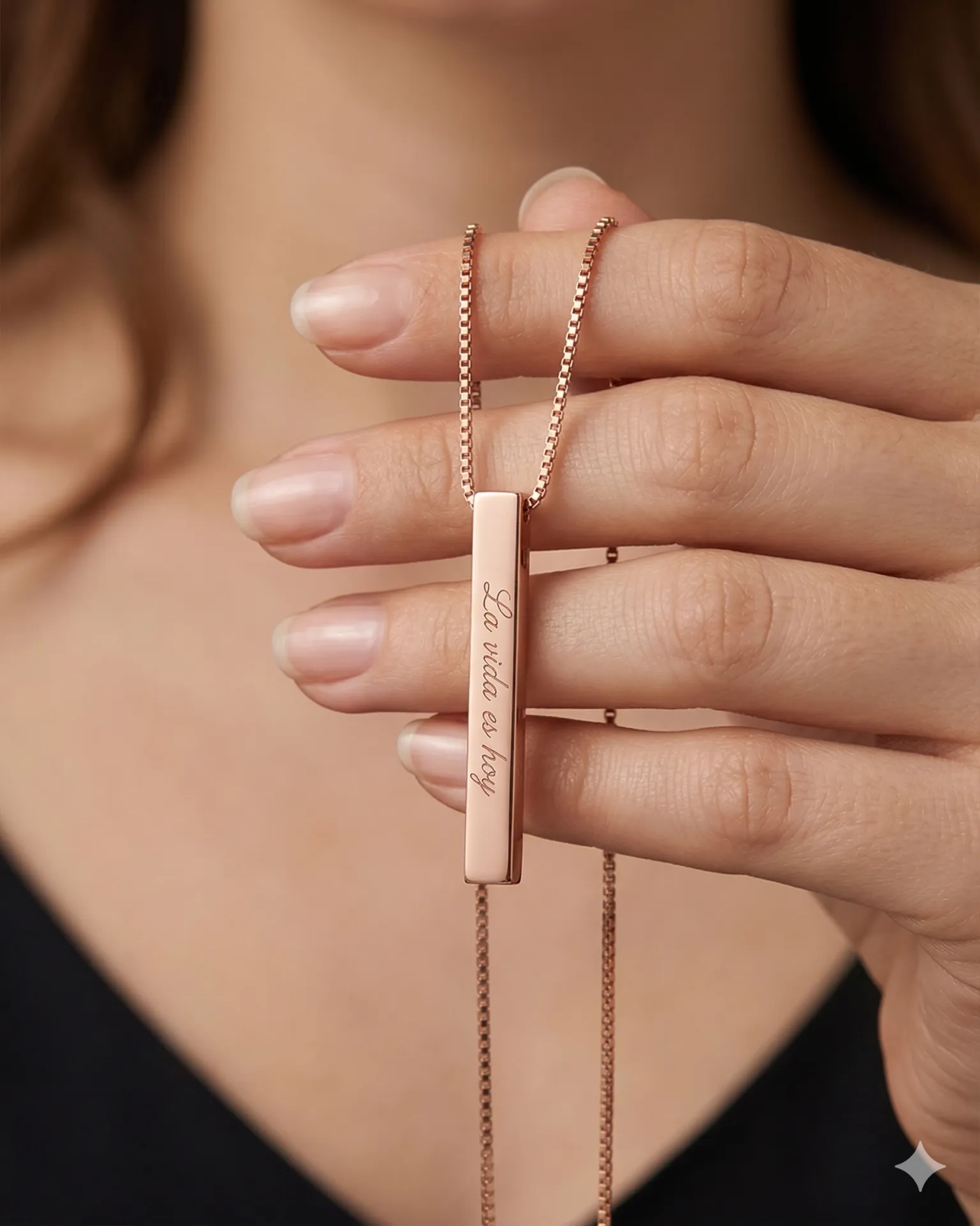 Collar Rosado Con Barra Rectangular